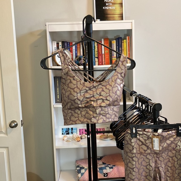 Geo Foil Yoga Leggins - Picture 3 of 4